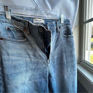 Abercrombie and Fitch - The Ankle Straight Ultra High Rise